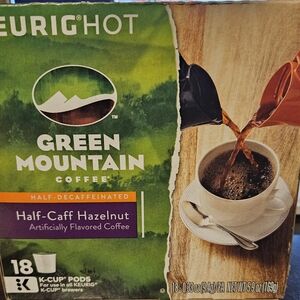 Green Mountain Coffee Half-Caff Hazelnut K-Cup Pods - Green